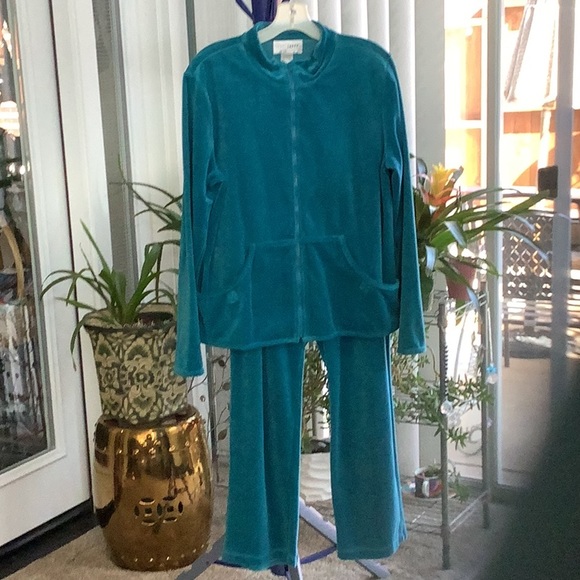 Sport Savvy Pants - 2 PC. SPORT SAVVY TEAL VELOUR SWEATSUIT, SIZE M.